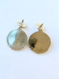 Gold Vintage 80s earrings with dark green stone