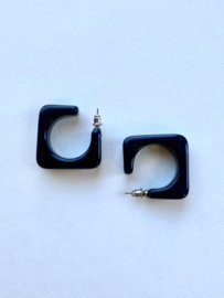 black earrings whit gems