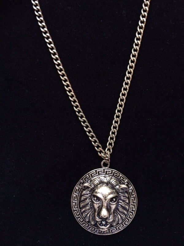 Lion Amulet Long Chain in Bronze