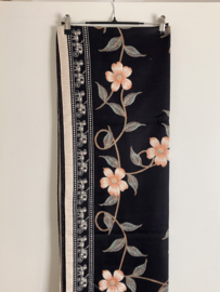 Luxe en heerlijk grote, warme sjaal - bloemmotief