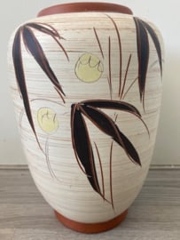 Eiwa sgraffito vaas floraal decor