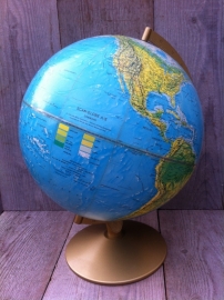 Scan-Globe wereldbol reliëf 1970