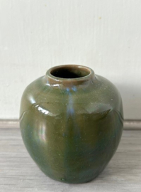 Pieter Groeneveldt vaasje mosgroen