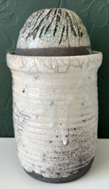 Kees Hoogendam raku dekselpot