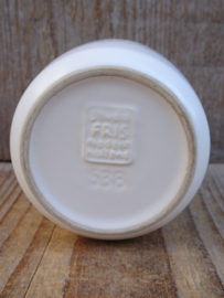 Fris Edam vaasje eierschaal wit lichtbruin no. 538