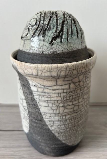 Kees Hoogendam raku dekselpot