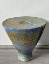 Studio keramiek vaasje met inkeping