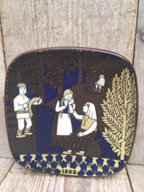 Arabia Kalevala annual plate 1992