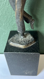 Rob Verhoeven sulptuur brons Chapeau!