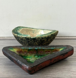 Pieter Groeneveldt driehoekig asbakje