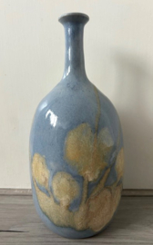 Leo Martens flesvaas lichtblauw geel