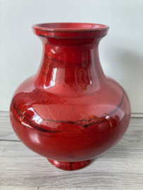 Geglazuurde vaas rood zwart