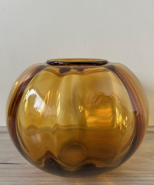 W.J. Rozendaal amberkleurige glazen vaas Tomaat