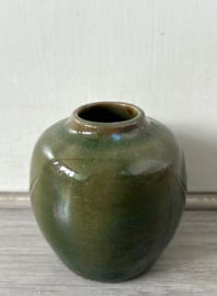 Pieter Groeneveldt vaasje mosgroen