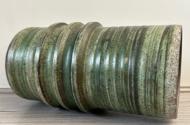 Geglazuurde vaas met ringen