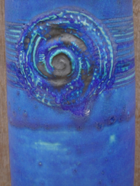 Handgedraaide dekselpot aquablauw met vis