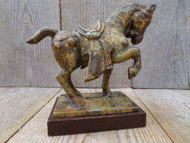 Sculptuur samurai war horse Japan