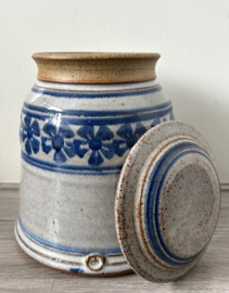 Grote steengoed dekselpot grijsblauw