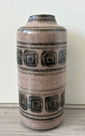 Han Cornelissens vaas lichtbruin zwart