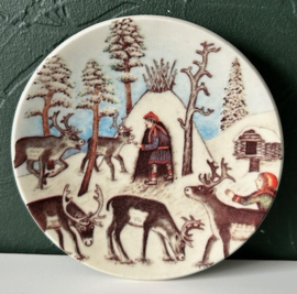 Arabia wandbordje no. 16-1982 A change in generations