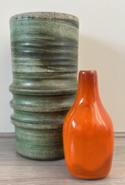 Geglazuurde vaas met ringen