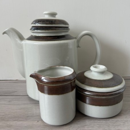 Arabia Karelia roomset stoneware