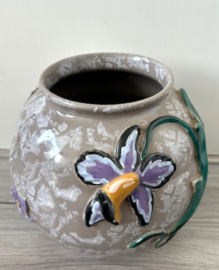 Regina plateelvaas reliëfdecor Vigo