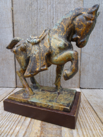 Sculptuur samurai war horse Japan