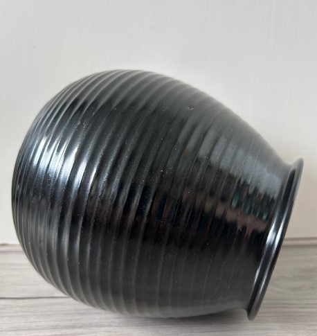 ADCO 1014 ribbelvaas zwart