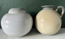 Schoonhoven plateel vaas witgrijs