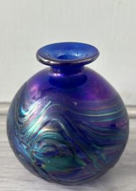 Phoenician Glass vaasje iriserend glas