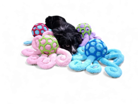 Giant JW Hol-ee Ball met octopus