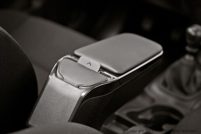 Mittelarmlehne Armlehne für Ford Fiesta MK7 Bezug Schwarz Leder