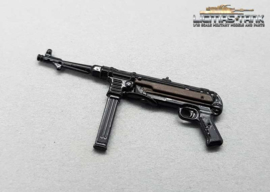Metal MP 40 painted WW2 Wehrmacht scale 1:16