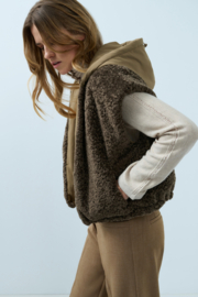 YAYA Omkeerbare bodywarmer van imitatiebont met nylon capuchon