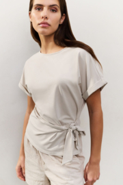YAYA T-Shirt met ronde hals en knoopdetail