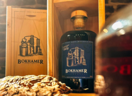 Bokhamer Likeur in kist