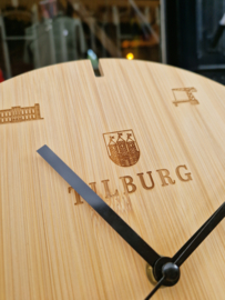 Tilburg gegraveerde houten klok