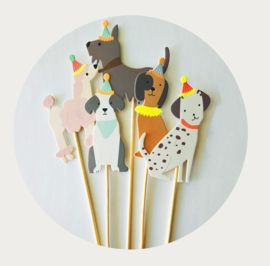 Honden met feesthoed traktatie prikkers 25 cm