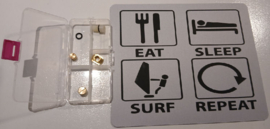 10 grids mini surfbox (met afgebeelde inhoud) + gratis muismat twv 7 euro/kleur print muismat en afbeelding kan afwijken
