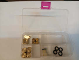 inhoud box:2x M8 baseplate/foil moer,4x vininsert 9mm,4 vininsert 12mm,reserve boardplug incl.5 o ringen (past op cobra boards)