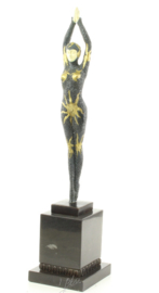 Een bronzen kunstwerk de zeester