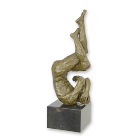 modernistische bronzen sculptuur van een mannelijk naakt
