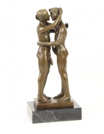 Bronzen beeld  naakte kussende mannen