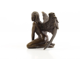 Bronzen erotische Bronzen beeld van gevleugelde naakte vrouw.