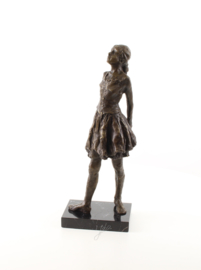 Bronzen beeld de kleine danseres. "La Danseuse de Quatorze Ans"