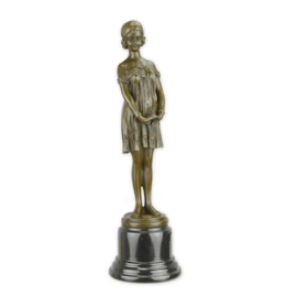 ​Bronzen sculptuur "Bedtime Girl"