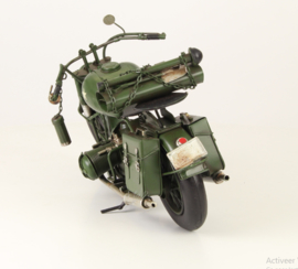 EEN MODEL VAN EEN MILITAIRE MOTORFIETS