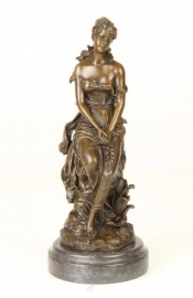 klassiek Bronzen beeld jonge vrouw