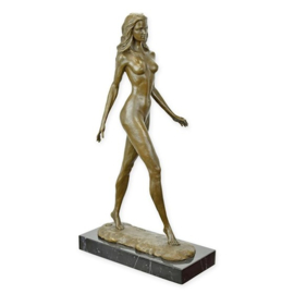 tijdloze Elegantie Bronzen Sculptuur van een Lopen Vrouwelijk Naakt